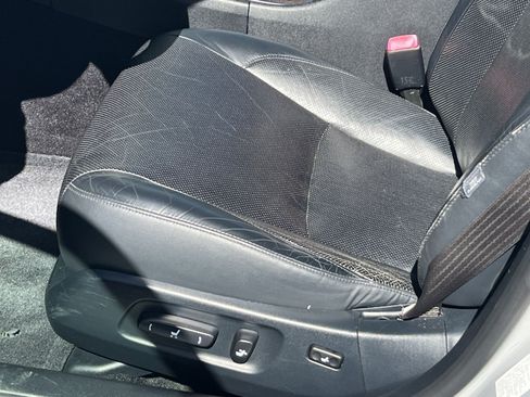 Used 2010 Lexus ES 350 w/ Preferred Accessory Package FWD image 13