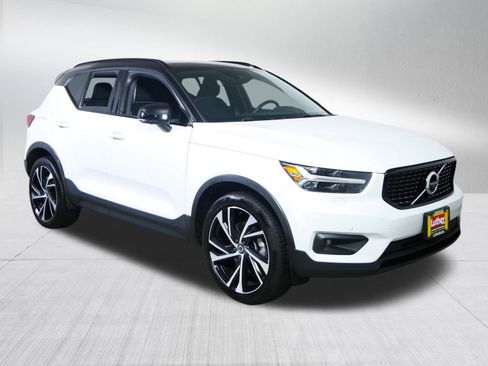 Used 2020 Volvo XC40 T5 R-Design w/ Protection Package Premier AWD/4WD image 1