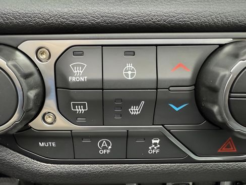 New 2025 Jeep Wrangler Willys AWD/4WD image 21