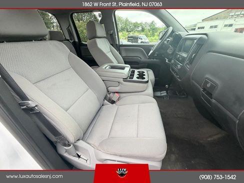 Used 2018 Chevrolet Silverado 1500 Custom w/ Custom Value Package AWD/4WD image 31