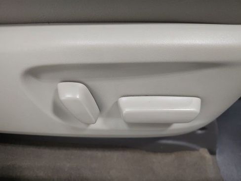 Used 2017 Toyota Sienna XLE image 39