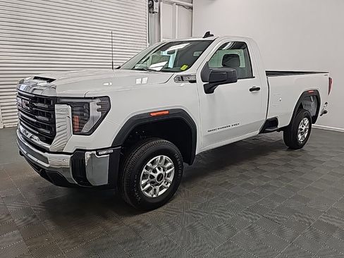 New 2025 GMC Sierra 2500 Pro image 4
