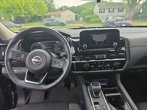 Certified 2023 Nissan Pathfinder SV w/ SV Premium Package AWD/4WD image 9