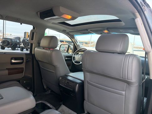 Used 2010 Toyota Sequoia Platinum image 30