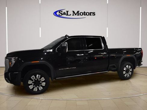 Used 2025 GMC Sierra 2500 Denali w/ Denali Reserve Package AWD/4WD image 5