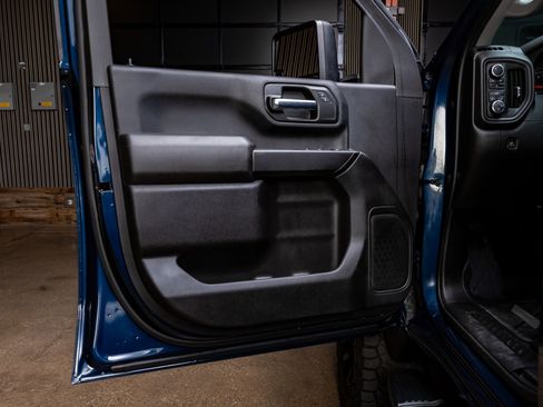 Used 2022 Chevrolet Silverado 2500 Custom w/ Custom Convenience Package image 30