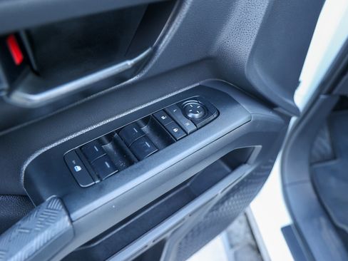 Used 2024 Toyota Tacoma SR5 image 33