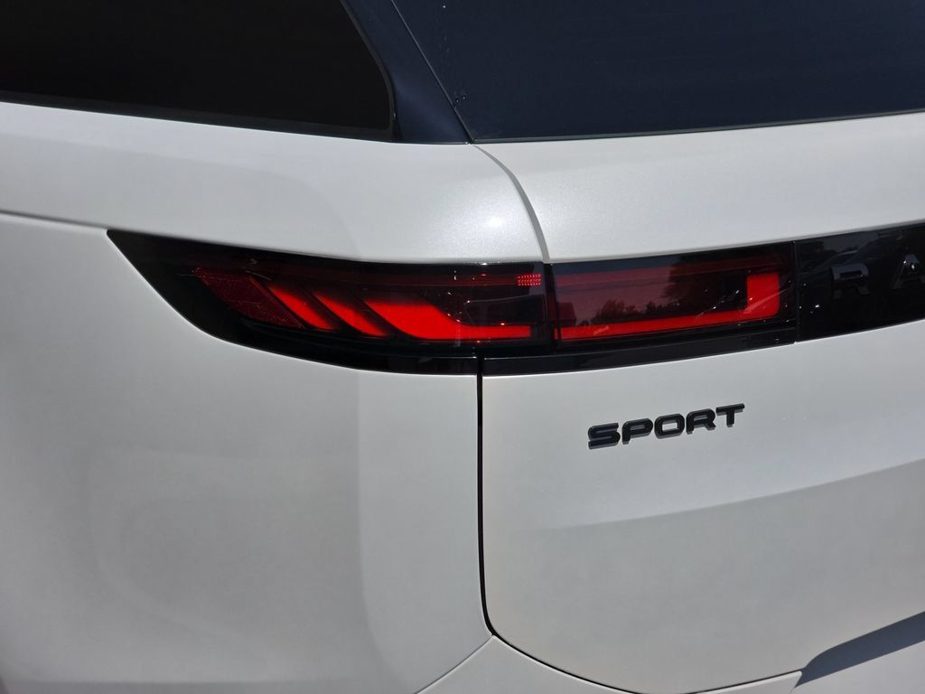 New 2026 Land Rover Range Rover Sport Dynamic SE AWD/4WD image 23