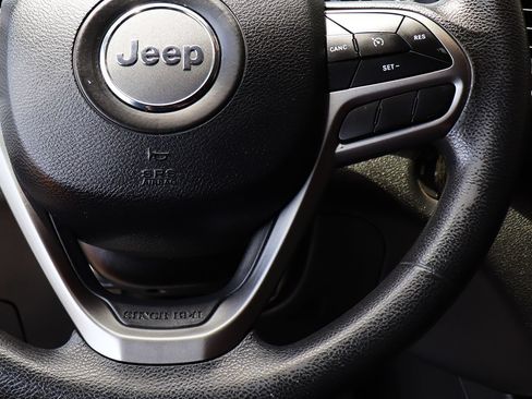 Used 2019 Jeep Cherokee Latitude w/ Popular Appearance Group FWD image 53