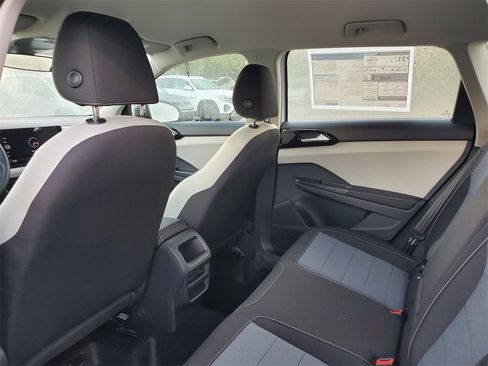 New 2025 Volkswagen Taos SE image 5