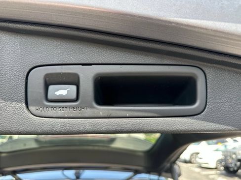 Used 2020 Honda CR-V EX-L image 12