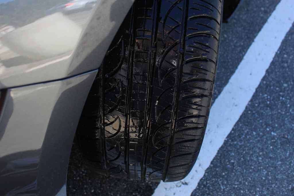 Used 2020 Ford Mustang Premium w/ Equipment Group 201A RWD image 27