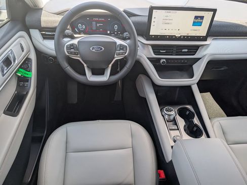 New 2026 Ford Explorer Active w/ Active Comfort Package AWD/4WD image 8