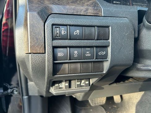 Used 2025 Toyota Tacoma Limited AWD/4WD image 19
