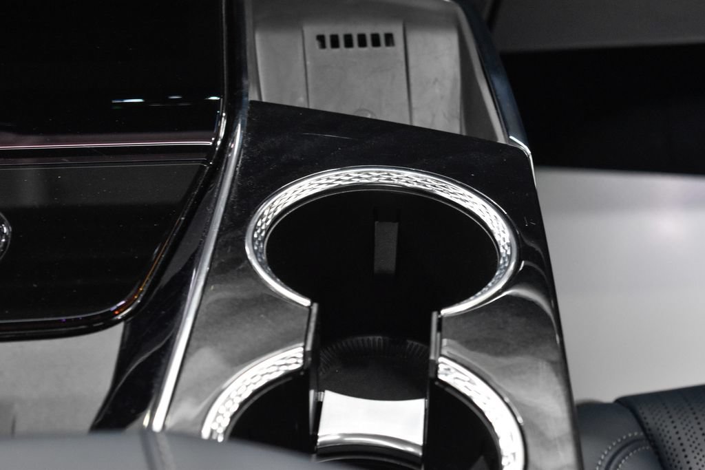Used 2025 Cadillac Escalade IQ Luxury 2 w/ LPO, Premium Carpet Package AWD/4WD image 28