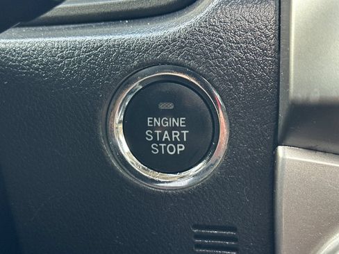Used 2016 Toyota 4Runner Limited AWD/4WD image 23