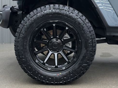 Used 2025 Jeep Wrangler Unlimited Sahara w/ Safety Group AWD/4WD image 10