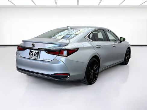 Used 2024 Lexus ES 300h F Sport FWD image 4