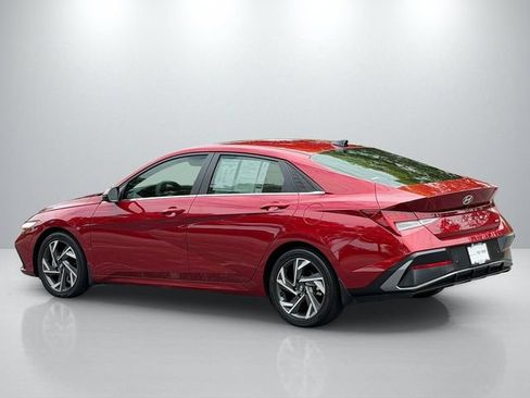 Used 2024 Hyundai Elantra Limited FWD image 5