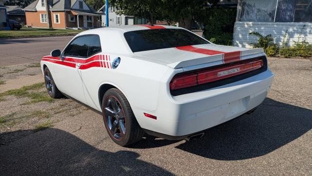 Used 2013 Dodge Challenger SXT RWD image 4