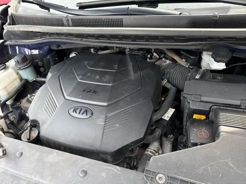 Used 2021 Kia Sedona LX FWD image 21