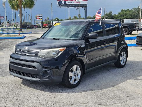 Used 2017 Kia Soul FWD image 3