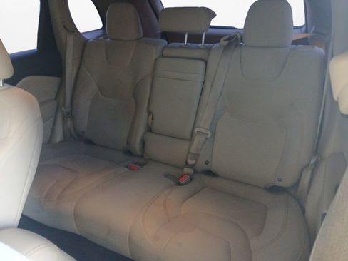 Used 2019 Jeep Cherokee Latitude w/ Popular Appearance Group image 21