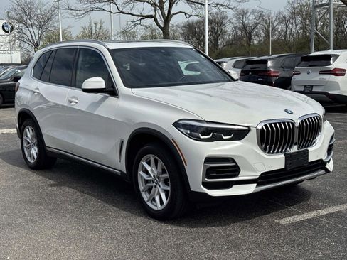 Used 2023 BMW X5 xDrive40i w/ Climate Comfort Package image 3