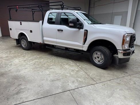 New 2025 Ford F250 XL w/ XL Chrome Package image 6