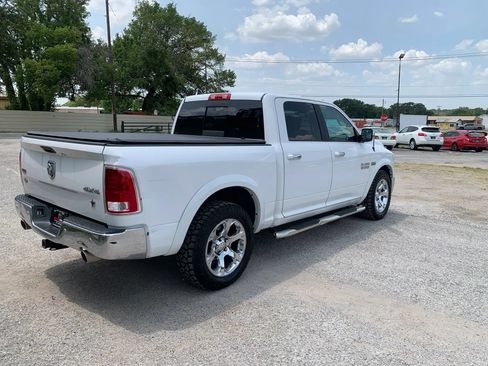 Used 2018 RAM 1500 Laramie w/ Convenience Group AWD/4WD image 5