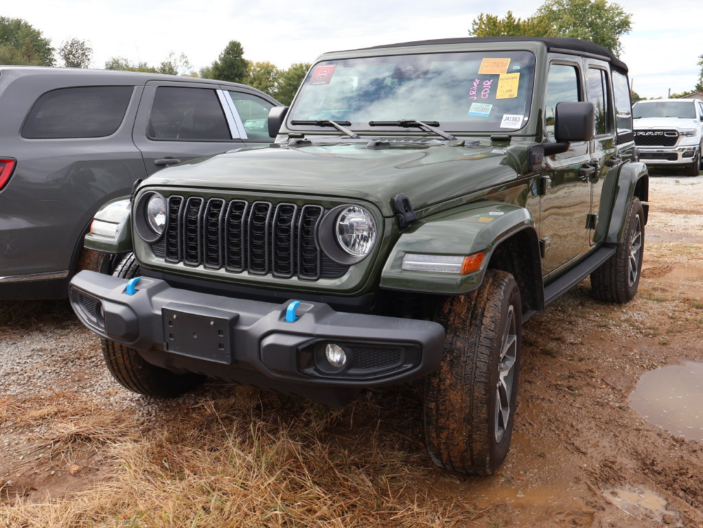 Used 2024 Jeep Wrangler Unlimited AWD/4WD image 2