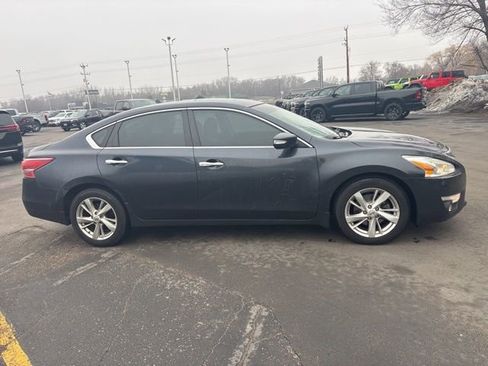 Used 2013 Nissan Altima 2.5 SL w/ Technology Pkg image 10