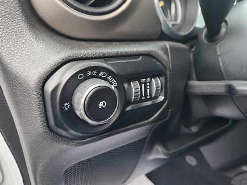 Used 2018 Jeep Wrangler Sport image 26