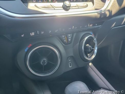 Certified 2022 Chevrolet Blazer LT FWD image 16