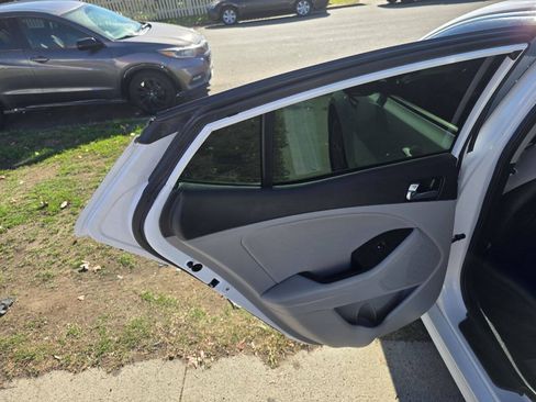 Used 2015 Kia Optima EX FWD image 19