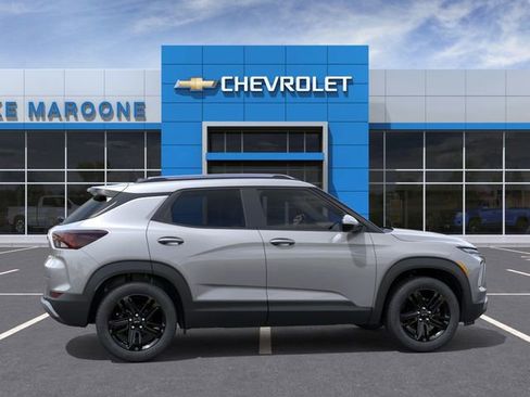 New 2026 Chevrolet TrailBlazer LT w/ Midnight Edition FWD image 5