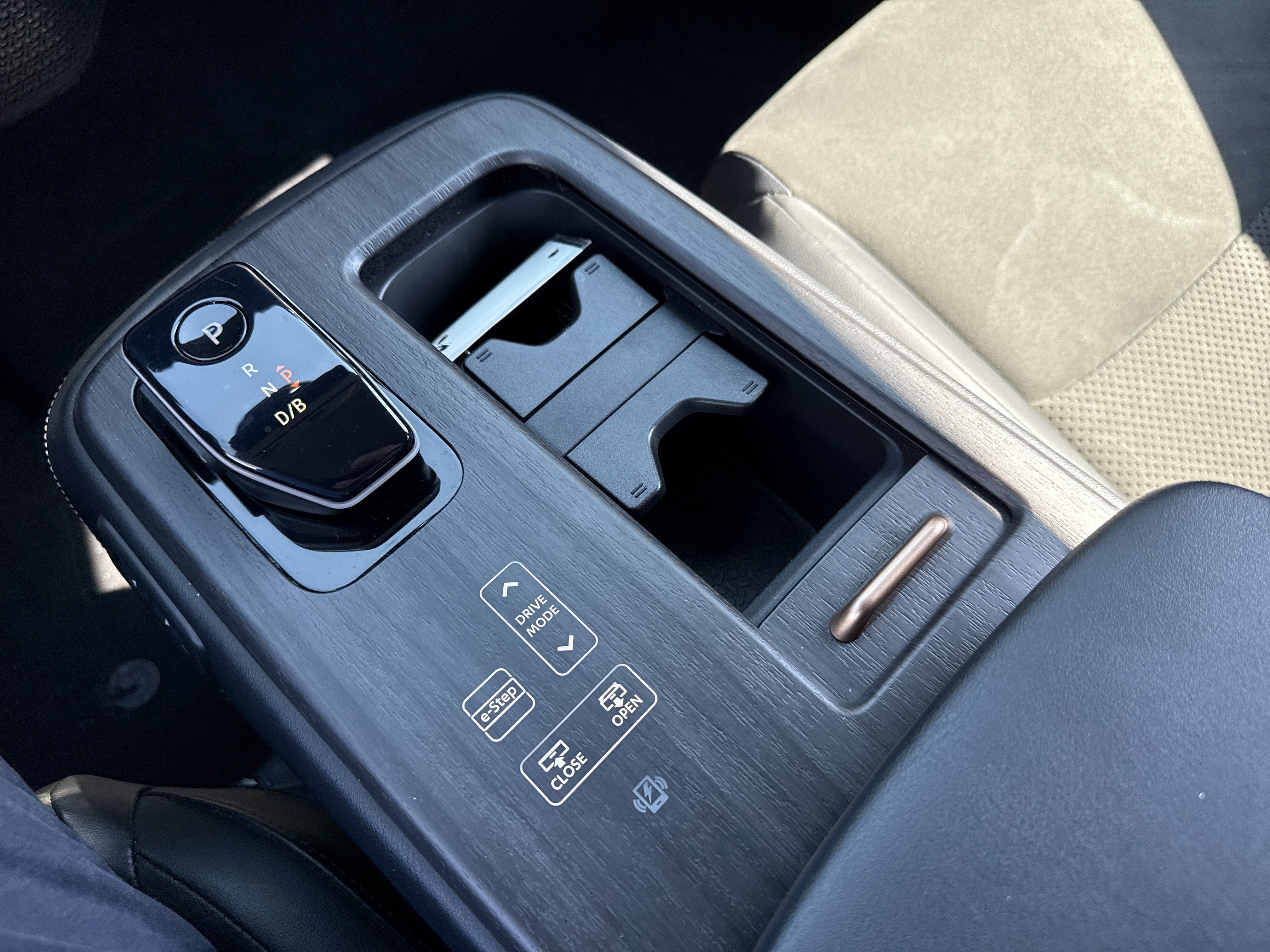 Certified 2024 Nissan Ariya AWD image 21