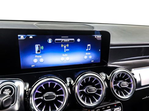 Used 2024 Mercedes-Benz GLB 250 image 19