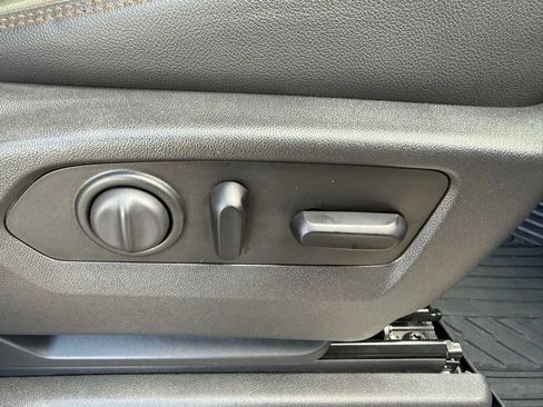 Used 2020 GMC Sierra 2500 AT4 w/ AT4 Premium Package image 15