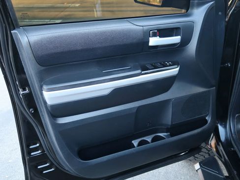 Used 2018 Toyota Tundra Limited image 18