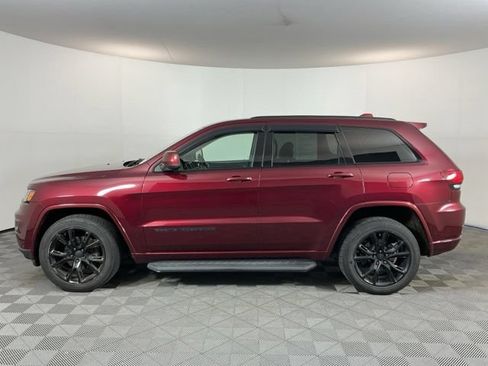 Used 2017 Jeep Grand Cherokee Altitude w/ Quick Order Package 23Z AWD/4WD image 8