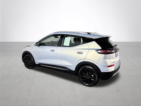 Used 2023 Chevrolet Bolt EUV Premier w/ Sun & Sound Package FWD image 8