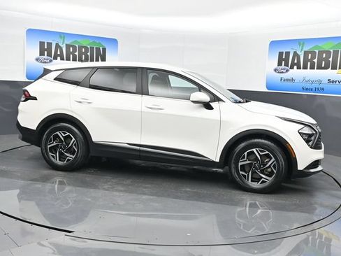 Used 2023 Kia Sportage LX FWD image 7