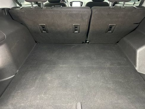 Used 2022 GMC Terrain SLE w/ Driver Convenience Package FWD image 14