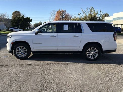 Used 2023 Chevrolet Suburban Premier image 7