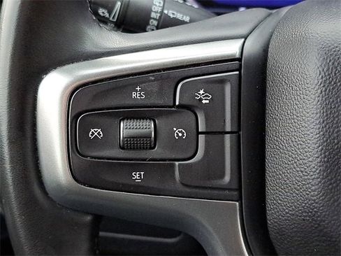 Used 2024 Chevrolet Suburban LT image 17