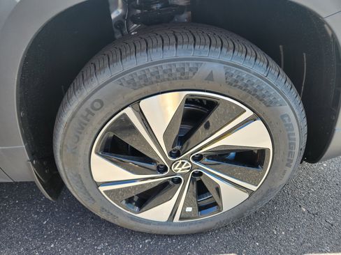 New 2025 Volkswagen Taos SE AWD/4WD image 27
