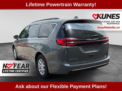 Used 2022 Chrysler Pacifica Touring-L FWD image 7