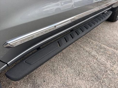 Used 2025 Chevrolet Silverado 1500 High Country w/ Technology Package image 10