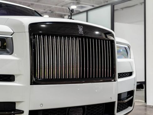 Used 2022 Rolls-Royce Cullinan Black Badge AWD/4WD image 20